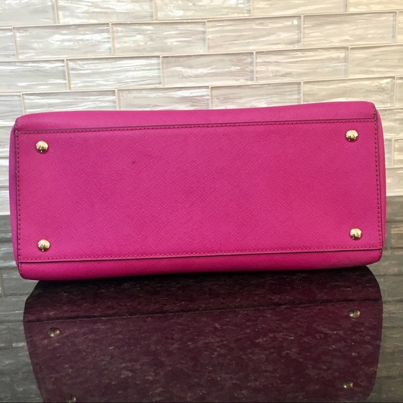 Michael Kors fuchsia purse - Picture 3 of 8